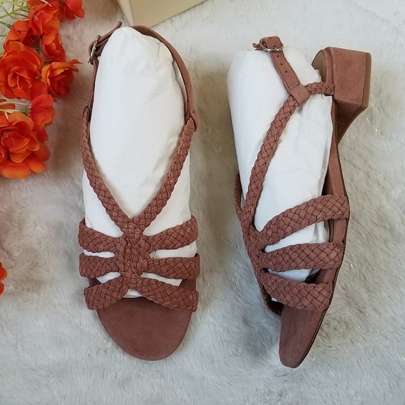 Sezane Rosa Low Sandals in Blush - Picture 2 of 11